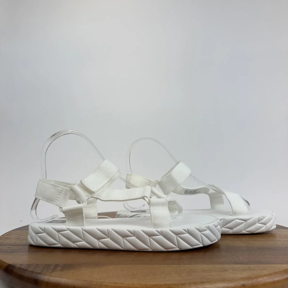 New NWOB Big Kids Dolce Vita Zaidey Strappy Platform White‎ Sandals Size 5 Y